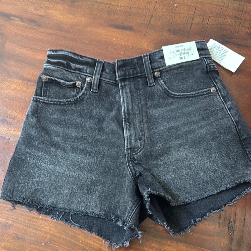 Abercrombie & Fitch 90’s relaxed cutoff short High rise BlackDenim Shorts
